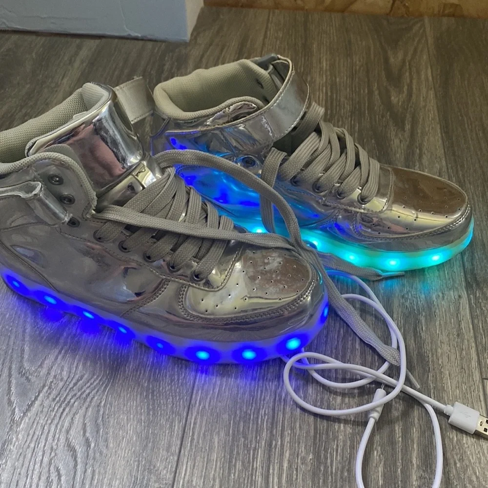 Light up High Tops - change color- and blinking function - Picture 9 of 11